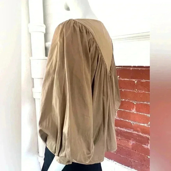 Future Primitive Balloon Sleeve  Blouse in Khaki Sustainable - Picture 7 of 13